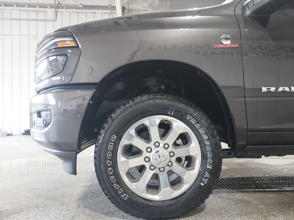 New 2026 RAM 2500 Laramie AWD/4WD image 16