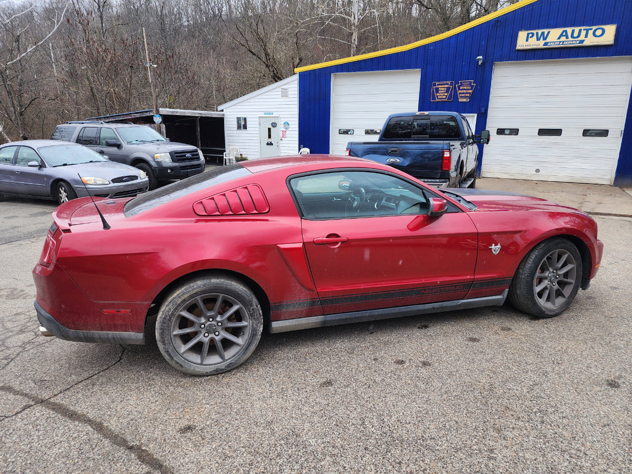 Used 2010 Ford Mustang Coupe image 5