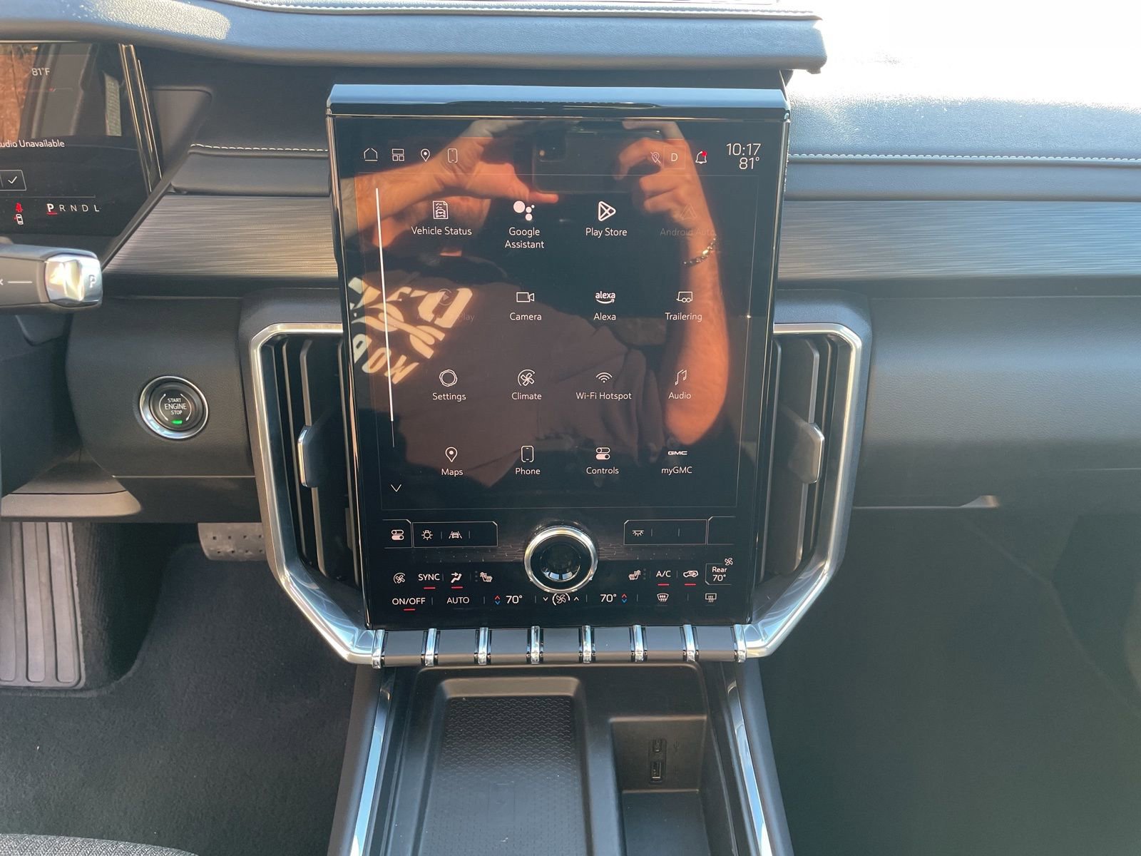 Used 2025 GMC Acadia Elevation image 17