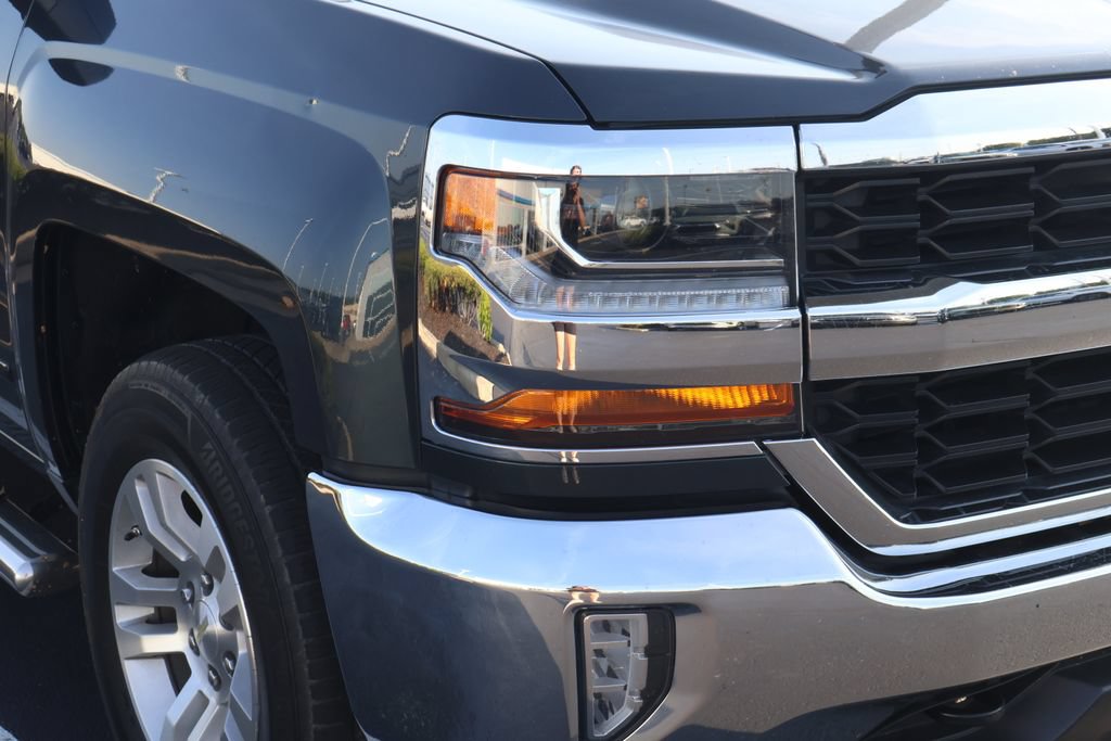 Used 2018 Chevrolet Silverado 1500 LT w/ All Star Edition AWD/4WD image 4
