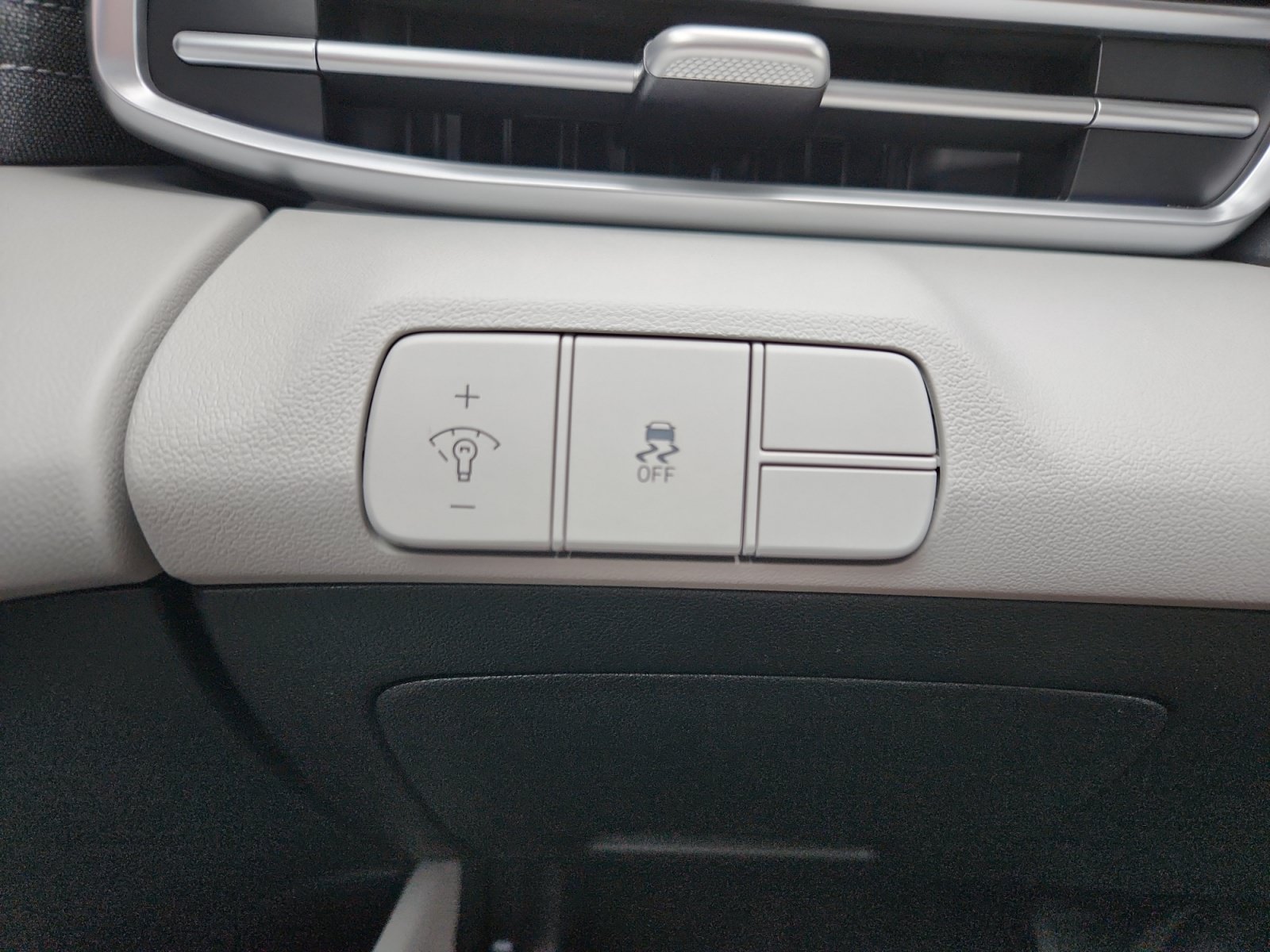 New 2026 Hyundai Elantra Limited FWD image 31