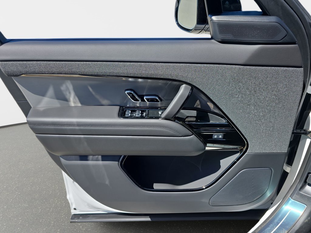 New 2026 Land Rover Range Rover Sport Dynamic SE AWD/4WD image 28