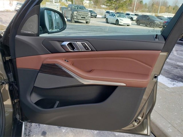 New 2026 BMW X5 xDrive50e w/ Premium Package image 18