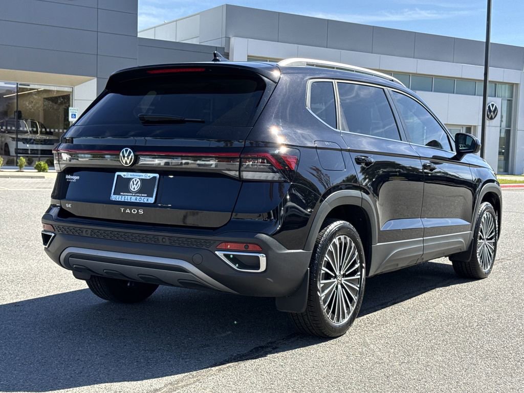 Used 2025 Volkswagen Taos SE image 9