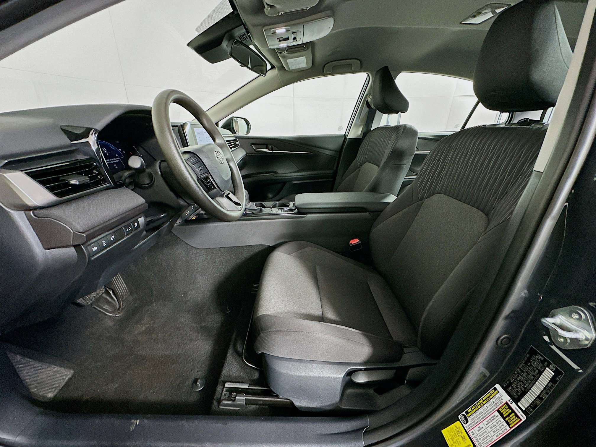 Used 2025 Toyota Camry LE image 13
