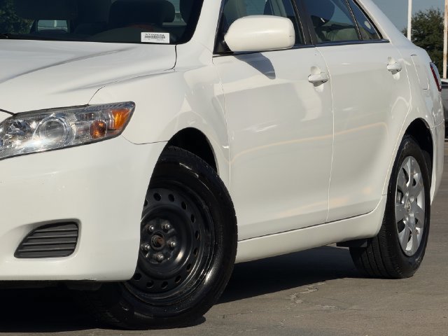 Used 2011 Toyota Camry FWD image 11
