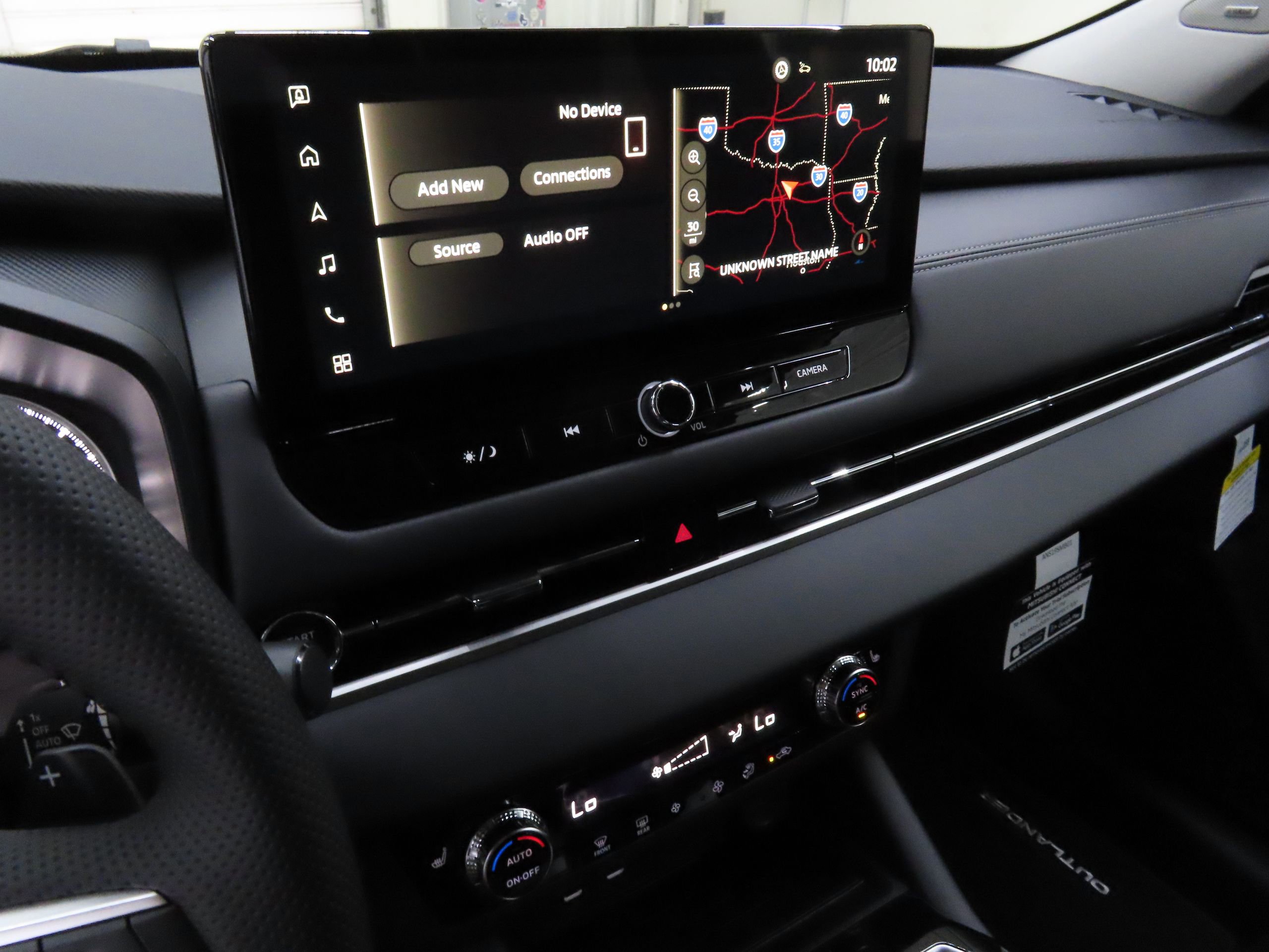 New 2025 Mitsubishi Outlander SE image 16