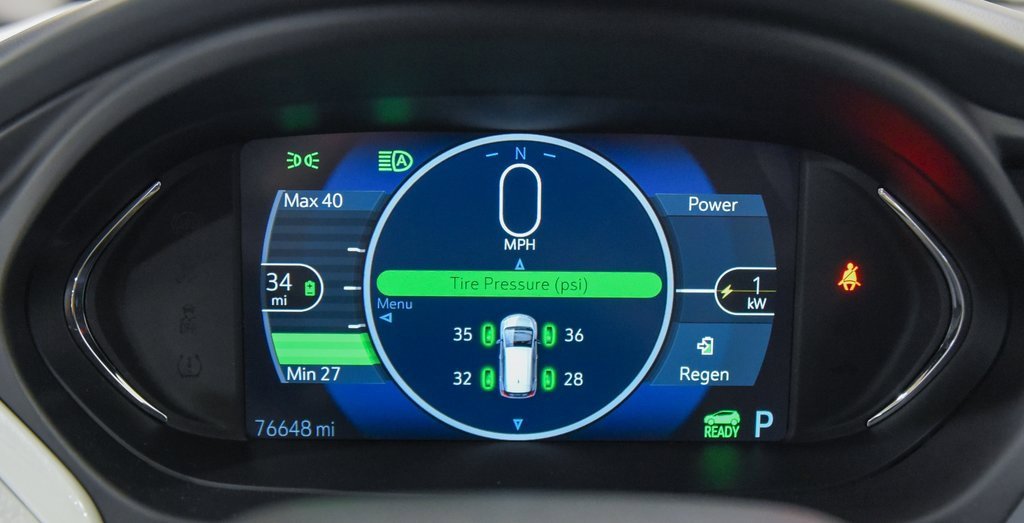 Used 2019 Chevrolet Bolt Premier w/ Infotainment Package image 24