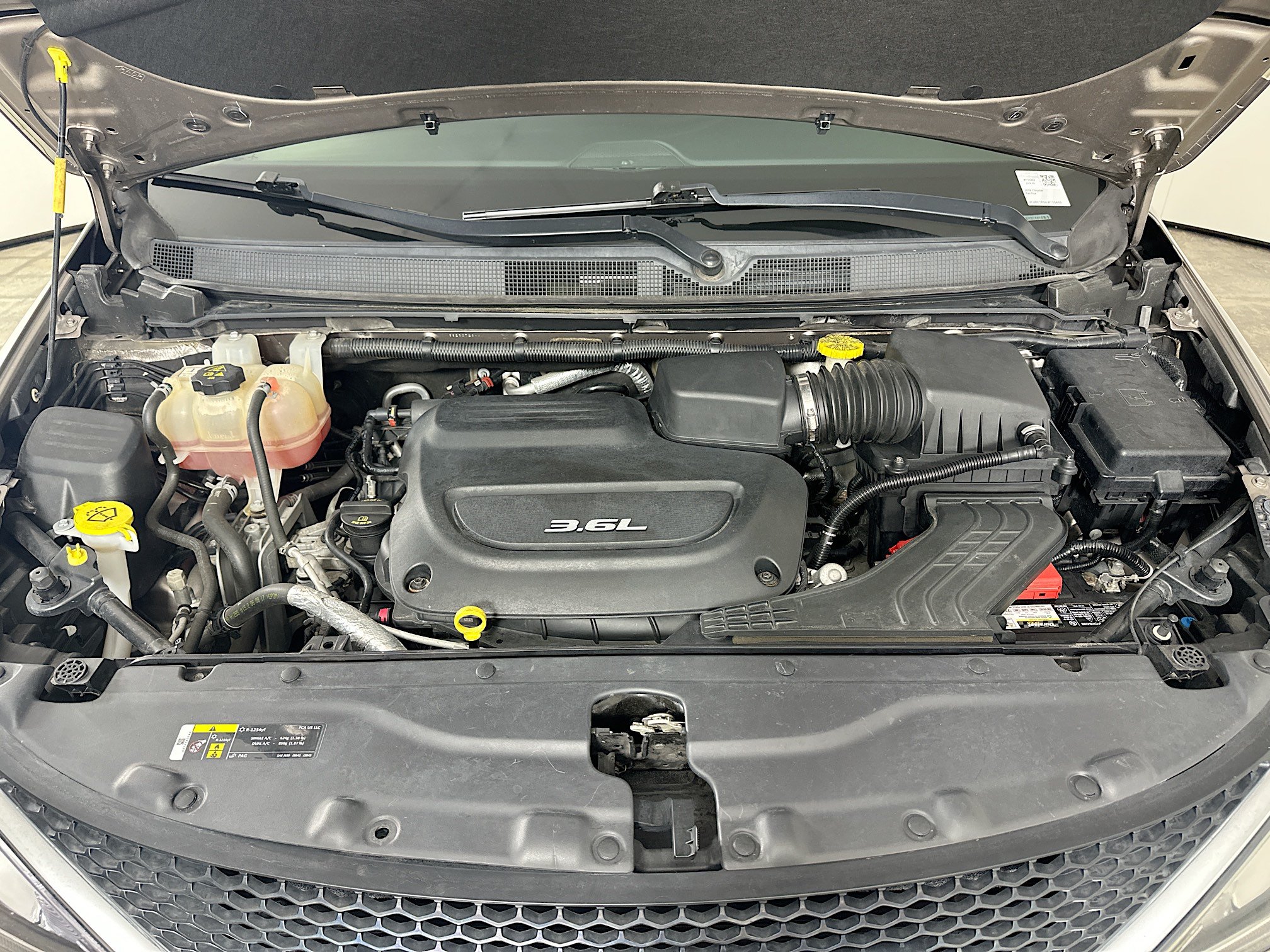 Used 2018 Chrysler Pacifica Touring Plus w/ Tire & Wheel Group FWD image 34