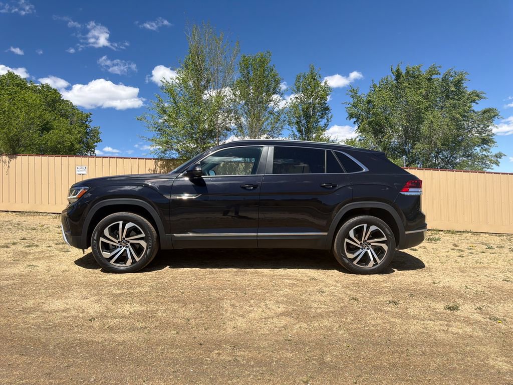 Used 2022 Volkswagen Atlas Cross Sport SEL image 4