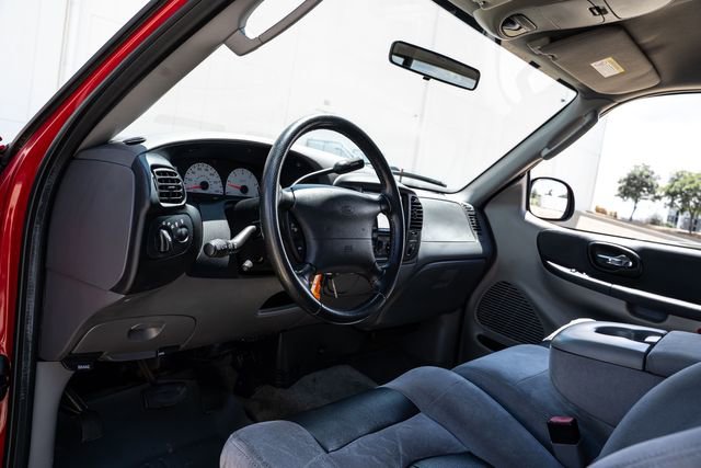 Used 2003 Ford F150 Lightning RWD image 18