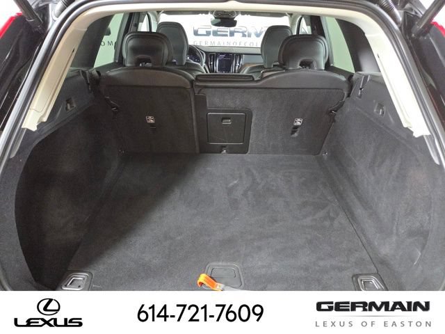 Used 2022 Volvo XC60 B5 Momentum AWD/4WD image 23