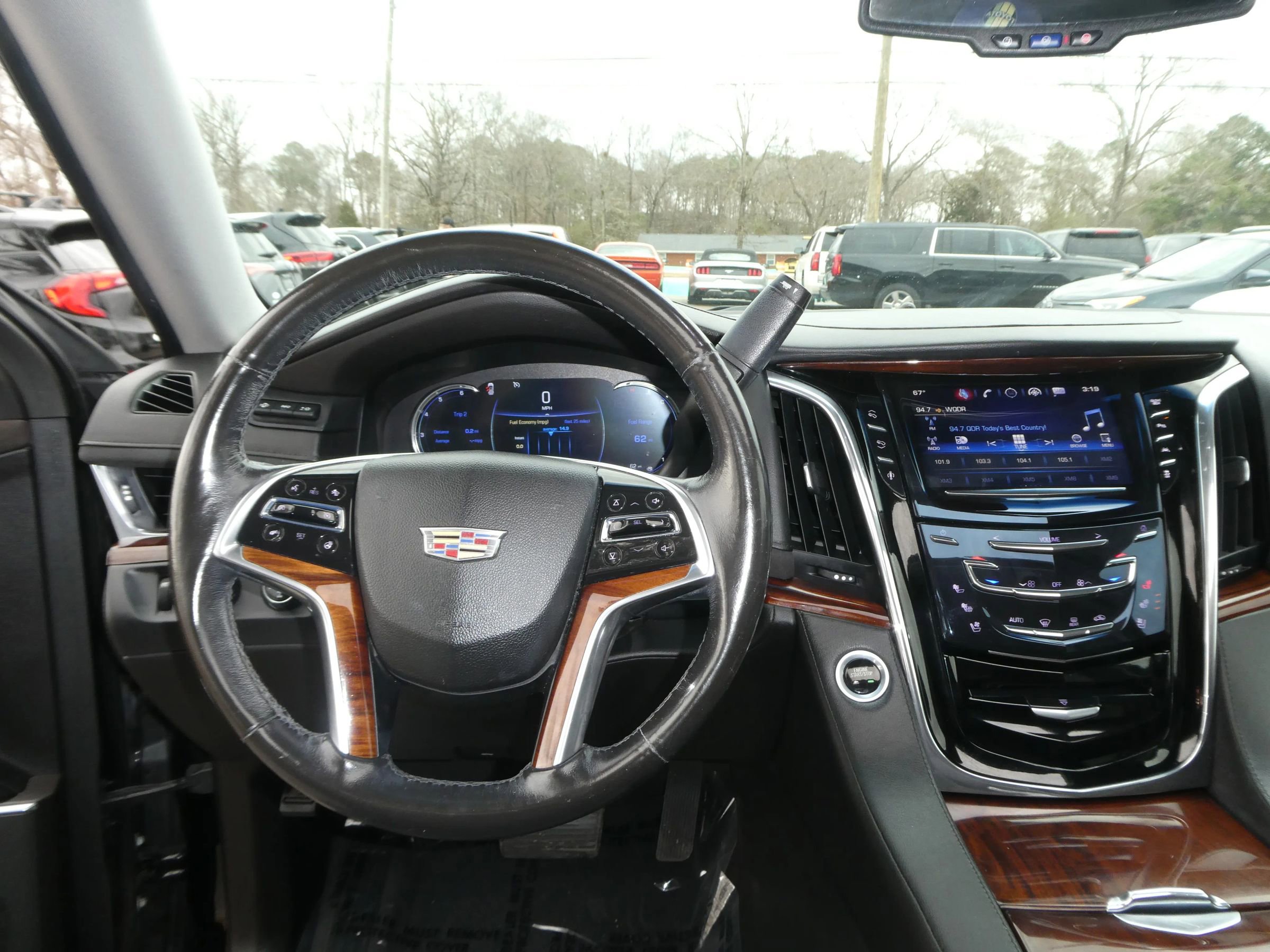 Used 2016 Cadillac Escalade Luxury image 15