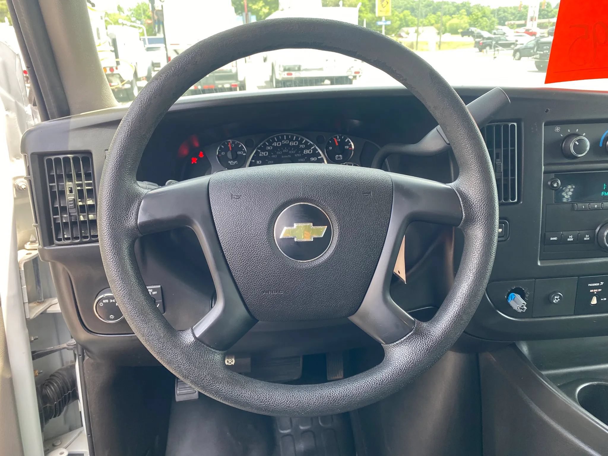 Used 2011 Chevrolet Express 2500 RWD image 10