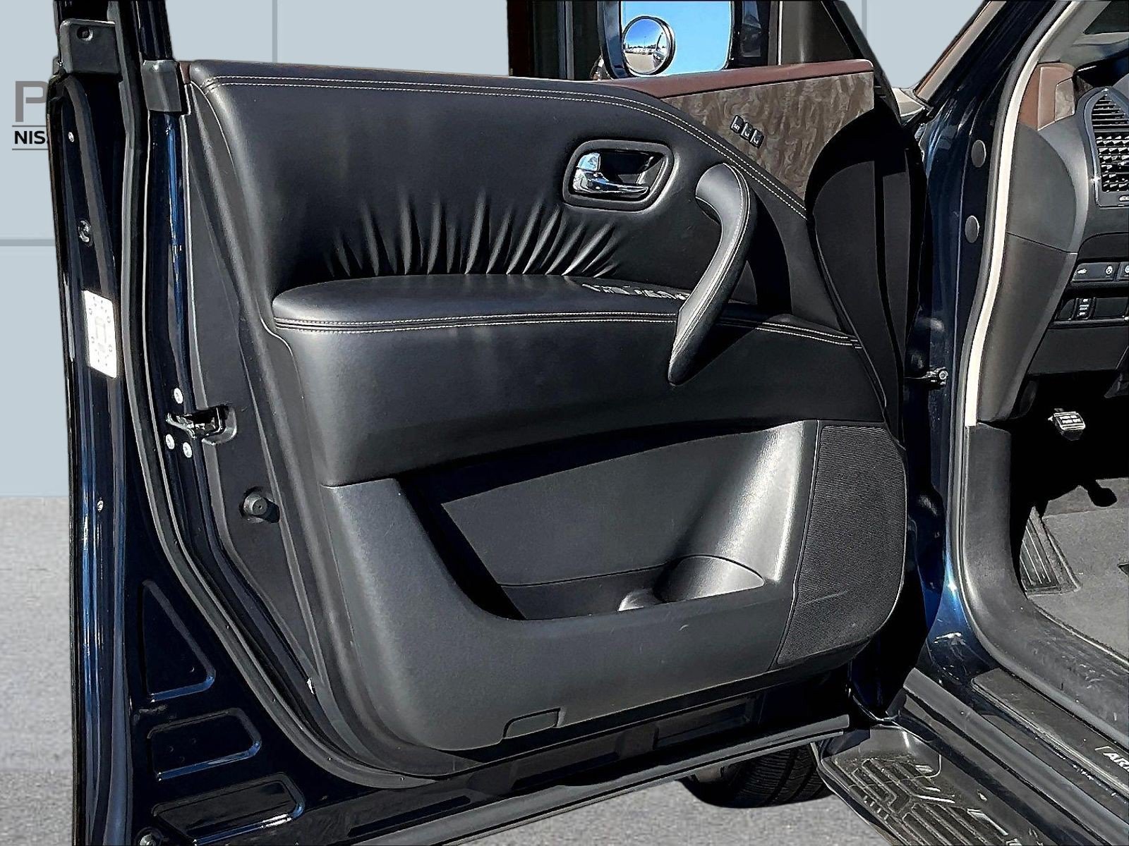 Certified 2022 Nissan Armada Platinum w/ Captain's Chairs Package RWD image 22