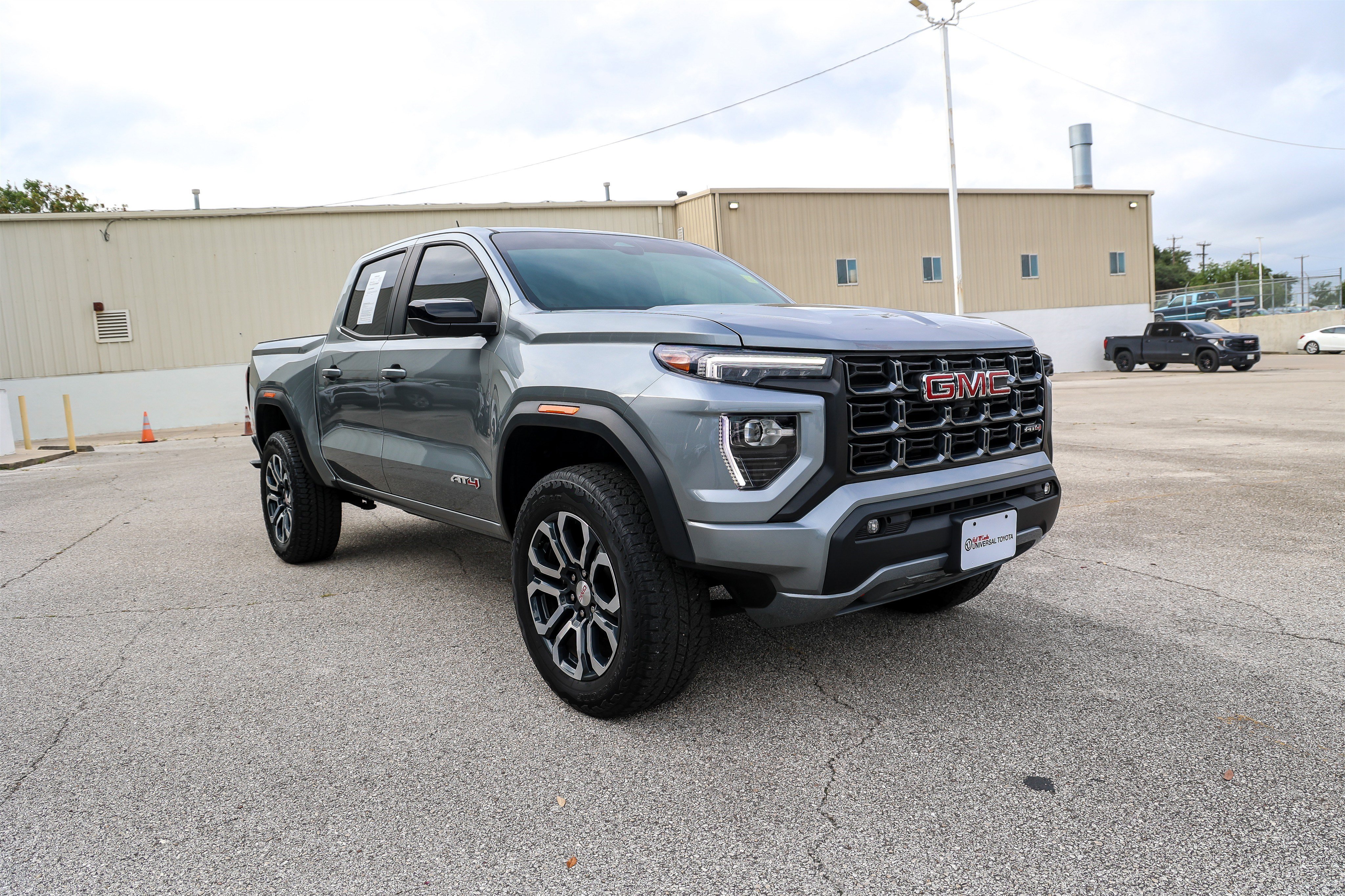 Used 2023 GMC Canyon AT4 w/ AT4 Premium Package AWD/4WD image 5