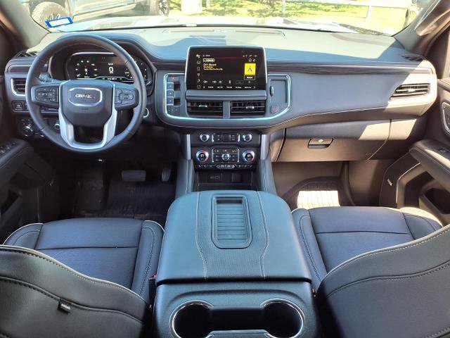 Used 2024 GMC Yukon SLT w/ SLT Premium Package image 4