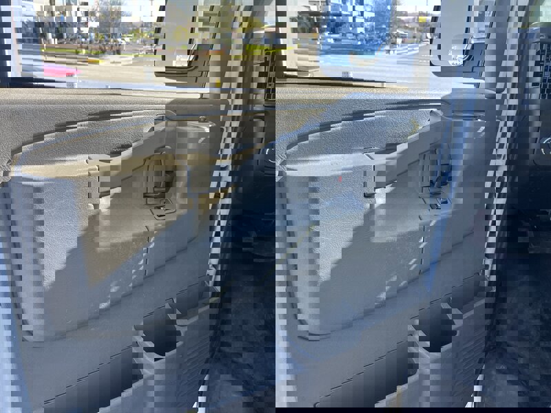 Used 2020 Chevrolet Express 3500 w/ Driver Convenience Package image 14