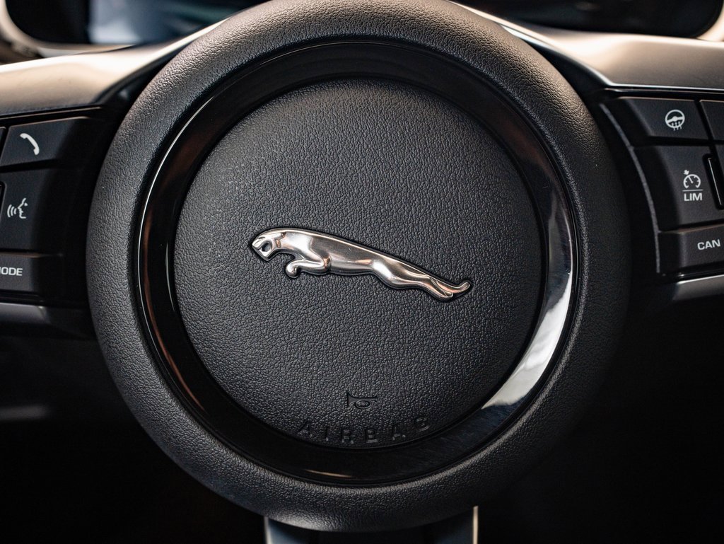 Used 2023 Jaguar F-TYPE R image 27