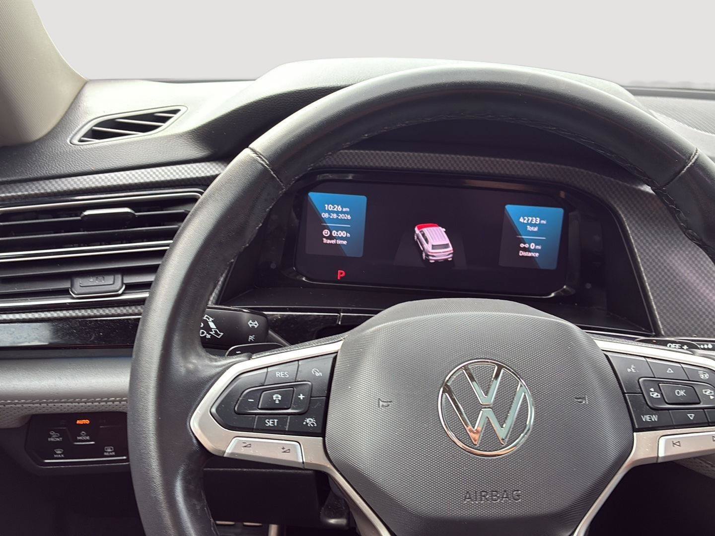 Used 2024 Volkswagen Atlas Peak Edition SE AWD/4WD image 34