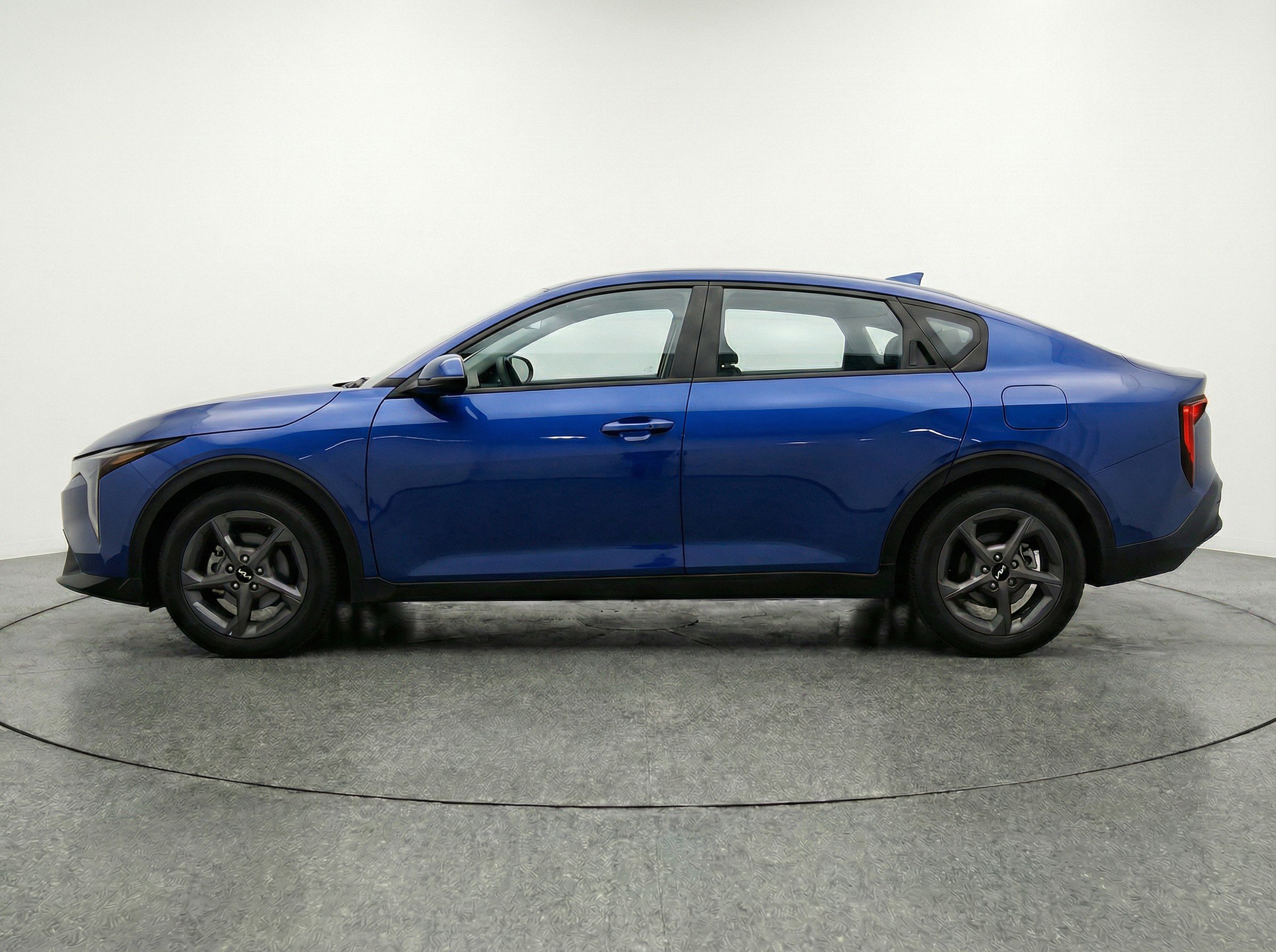 Used 2025 Kia K4 LXS image 5