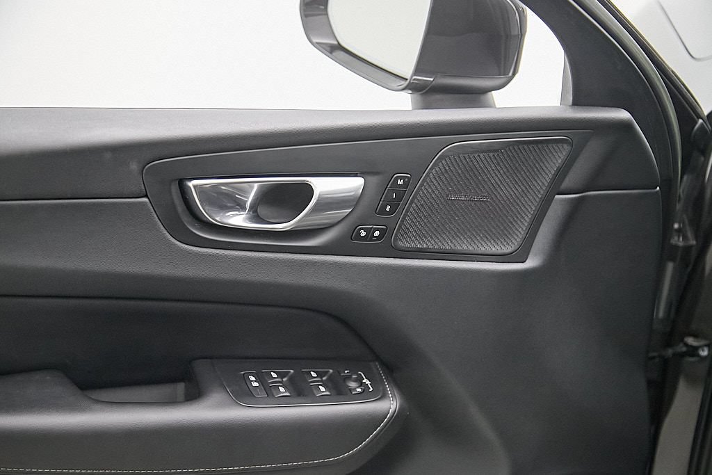 Certified 2023 Volvo XC60 B6 Ultimate AWD/4WD image 11
