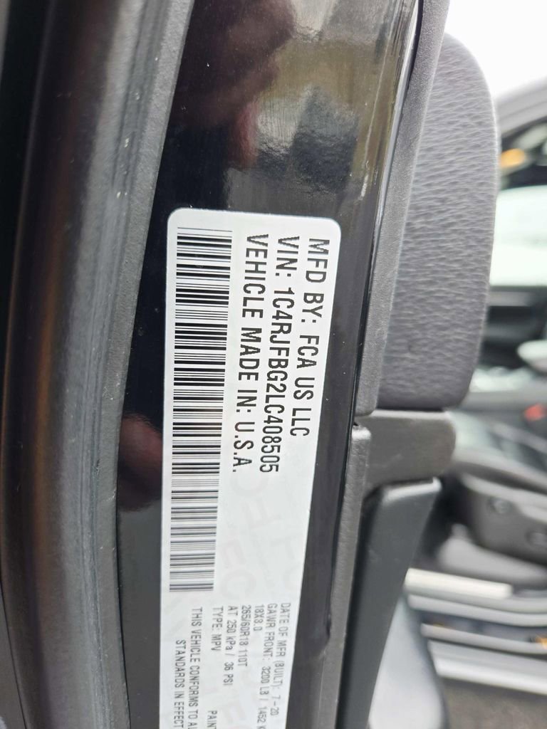 Used 2020 Jeep Grand Cherokee Limited image 40