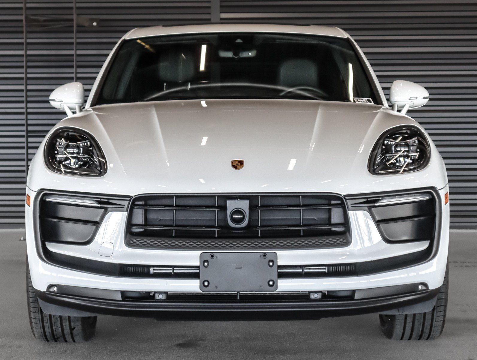 Used 2026 Porsche Macan AWD/4WD image 8