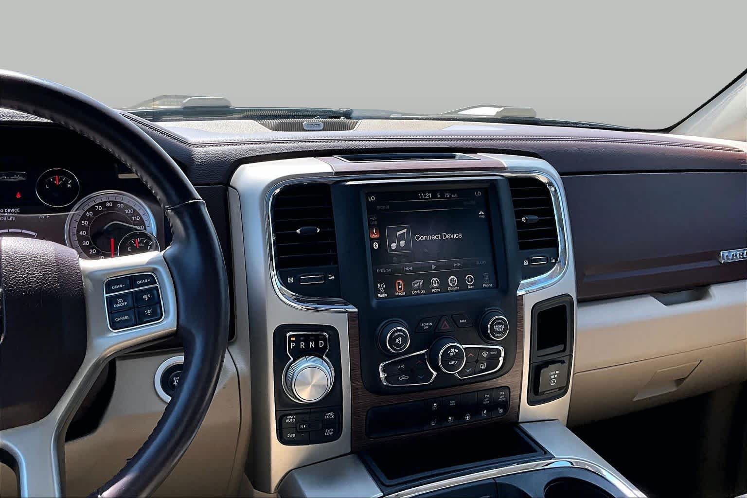 Used 2017 RAM 1500 Laramie w/ Convenience Group AWD/4WD image 7