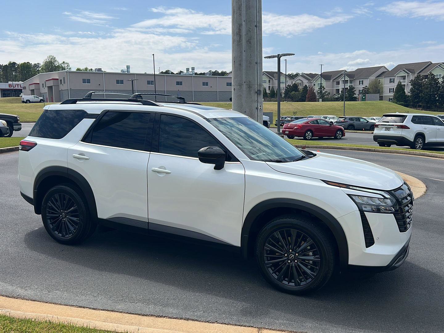 New 2026 Nissan Pathfinder SL w/ SL Premium Package image 7