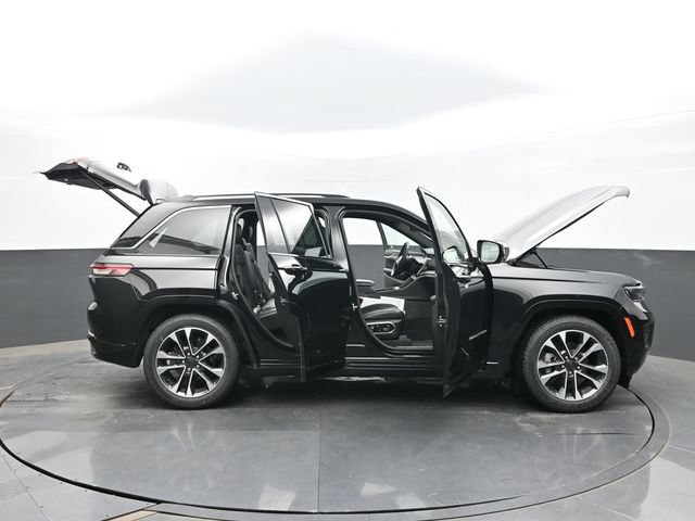 Used 2023 Jeep Grand Cherokee Overland w/ Adv Protech Group III AWD/4WD image 65