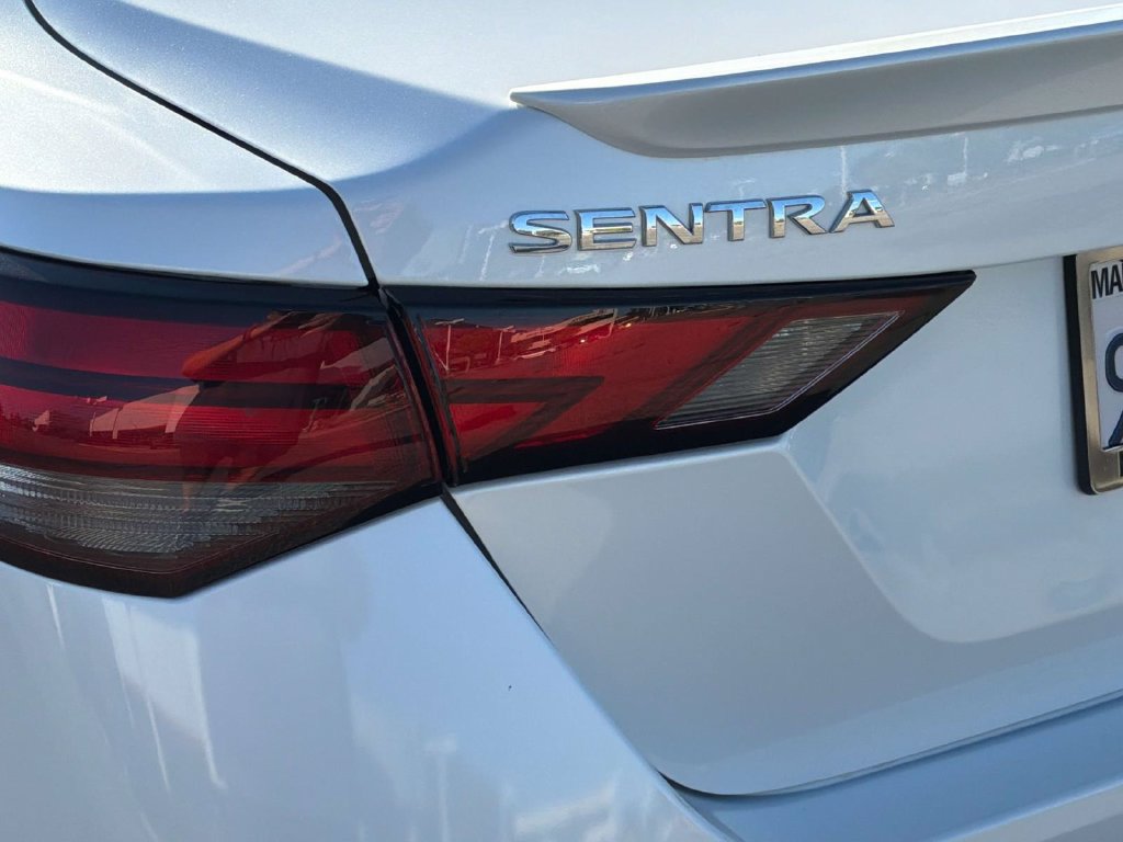Used 2025 Nissan Sentra SR FWD image 6