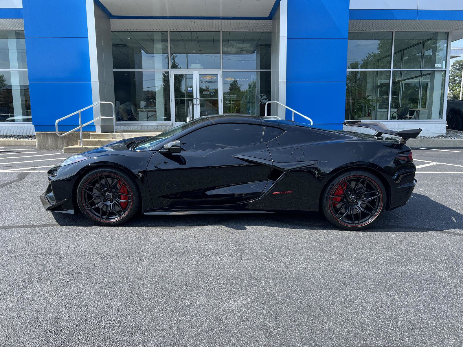 Used 2023 Chevrolet Corvette Z06 w/ Z07 Performance Package RWD image 4