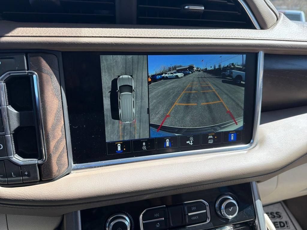 Used 2024 GMC Yukon XL Denali AWD/4WD image 18