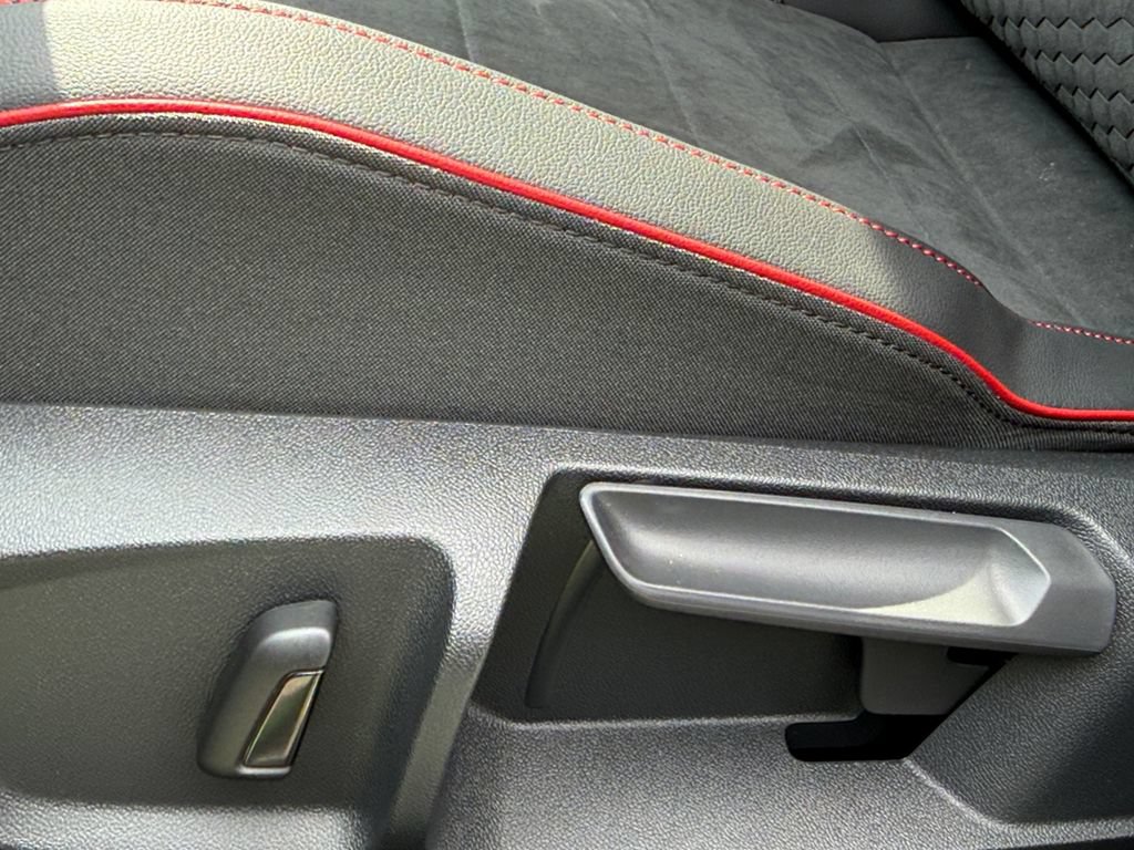New 2026 Volkswagen GTI SE FWD image 10