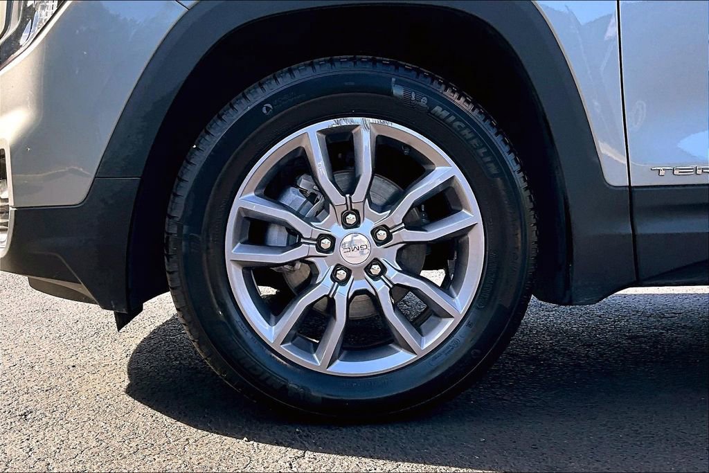 Used 2023 GMC Terrain SLT image 33