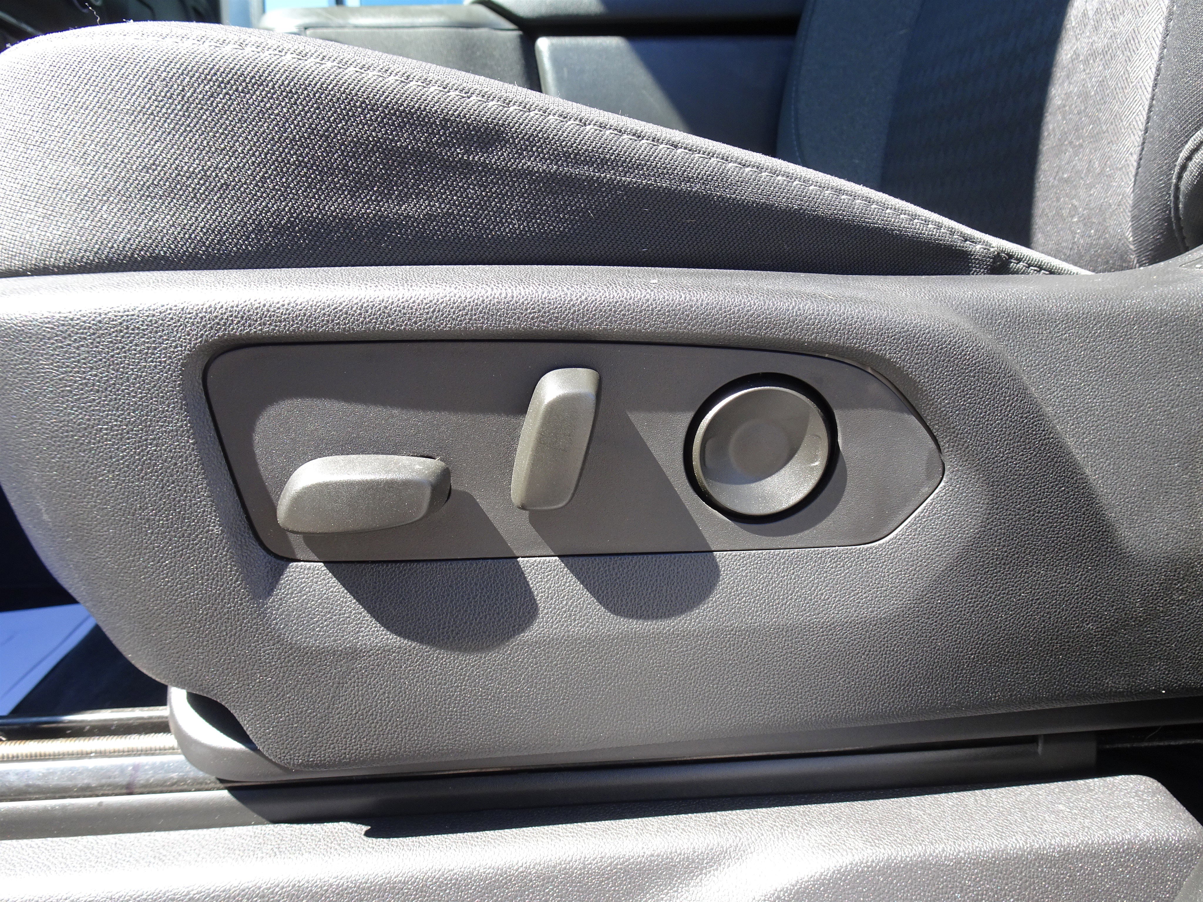 Used 2024 Chevrolet Silverado 2500 Custom w/ Custom Convenience Package image 13