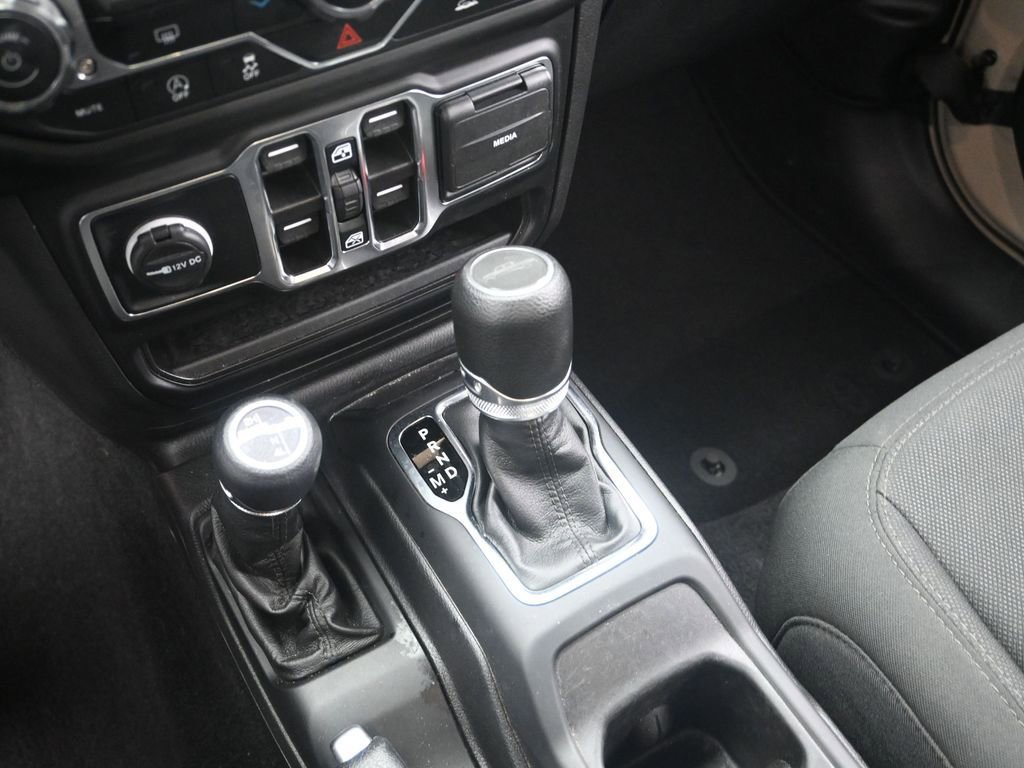 Used 2022 Jeep Gladiator Sport image 13