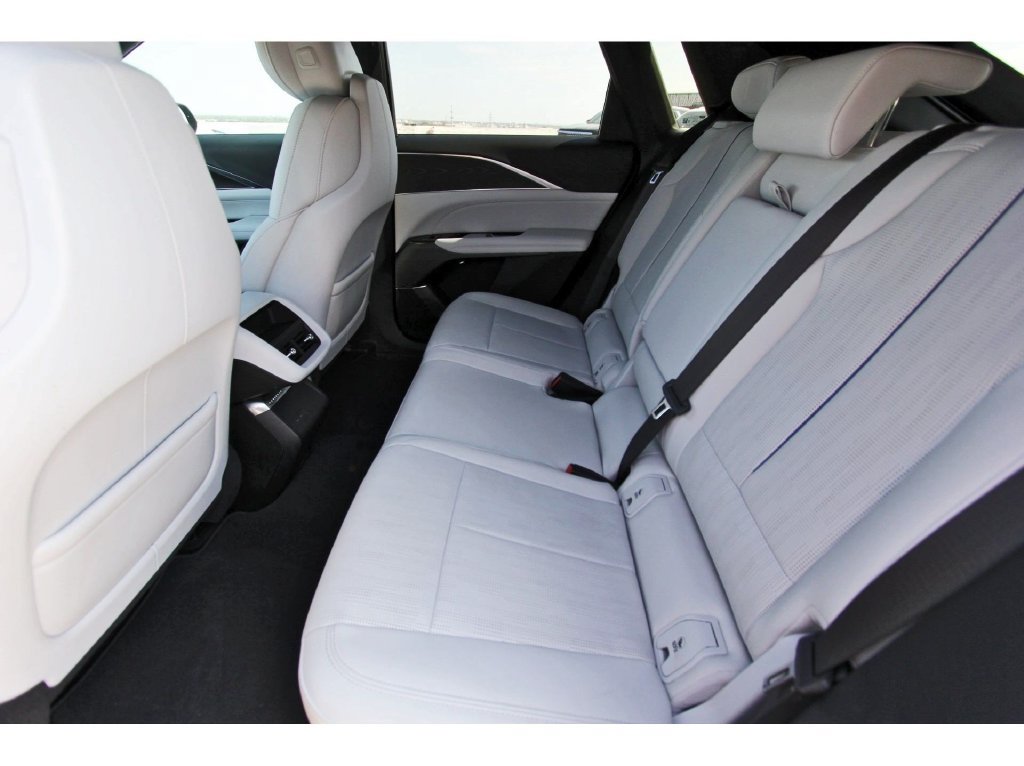 Used 2024 Cadillac Lyriq Sport RWD image 7