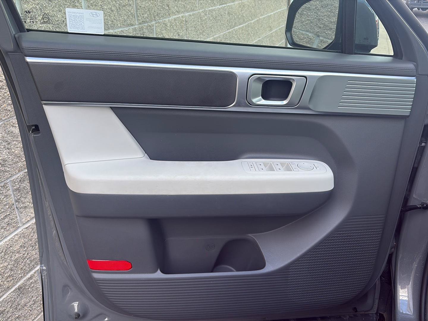 Used 2025 Hyundai Santa Fe SE AWD/4WD image 4