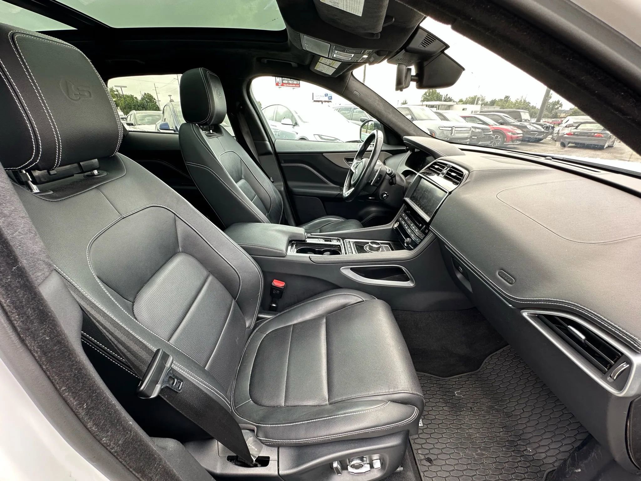 Used 2019 Jaguar F-PACE S image 13