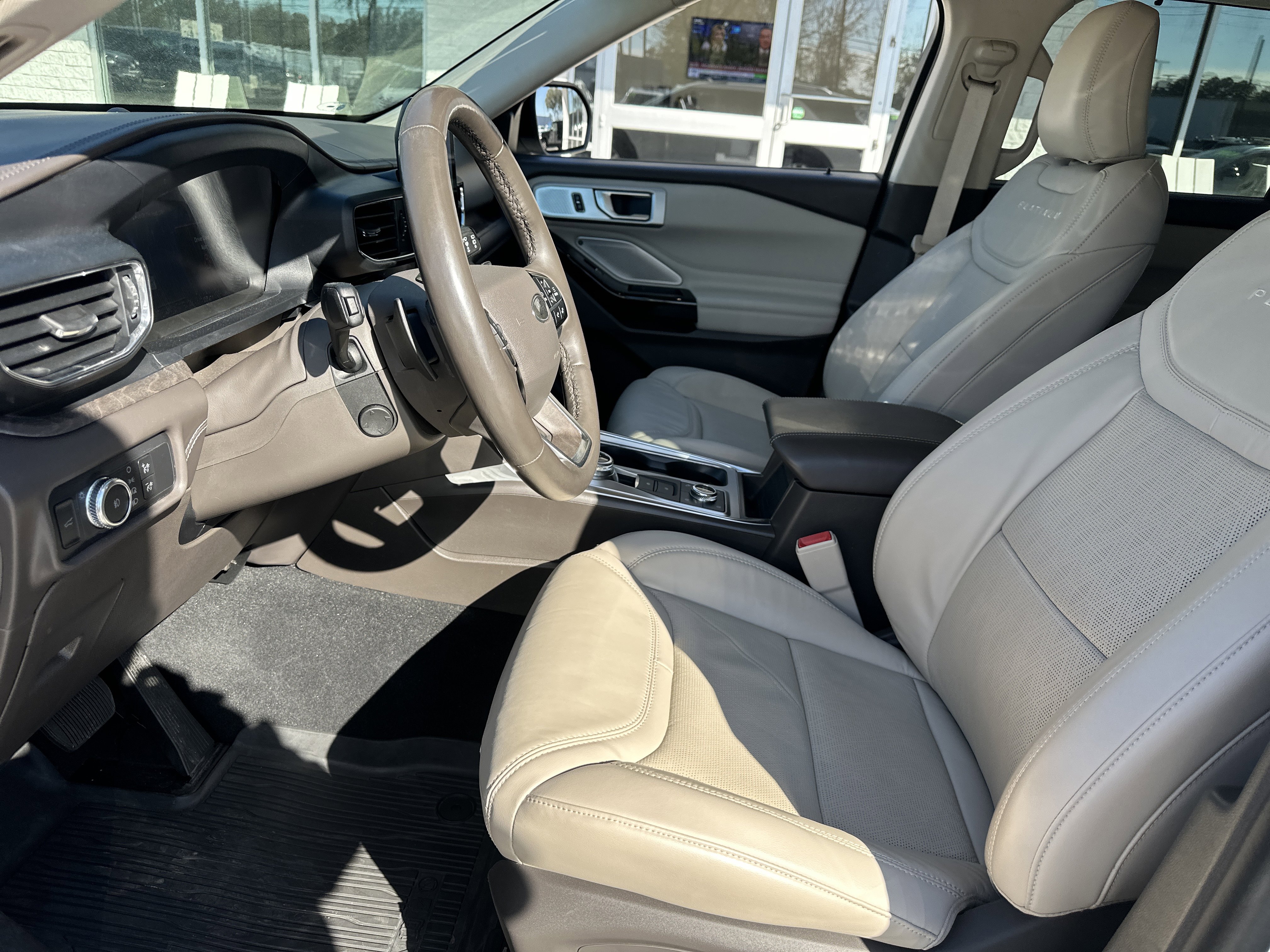 Used 2021 Ford Explorer Platinum w/ Equipment Group 601A image 10