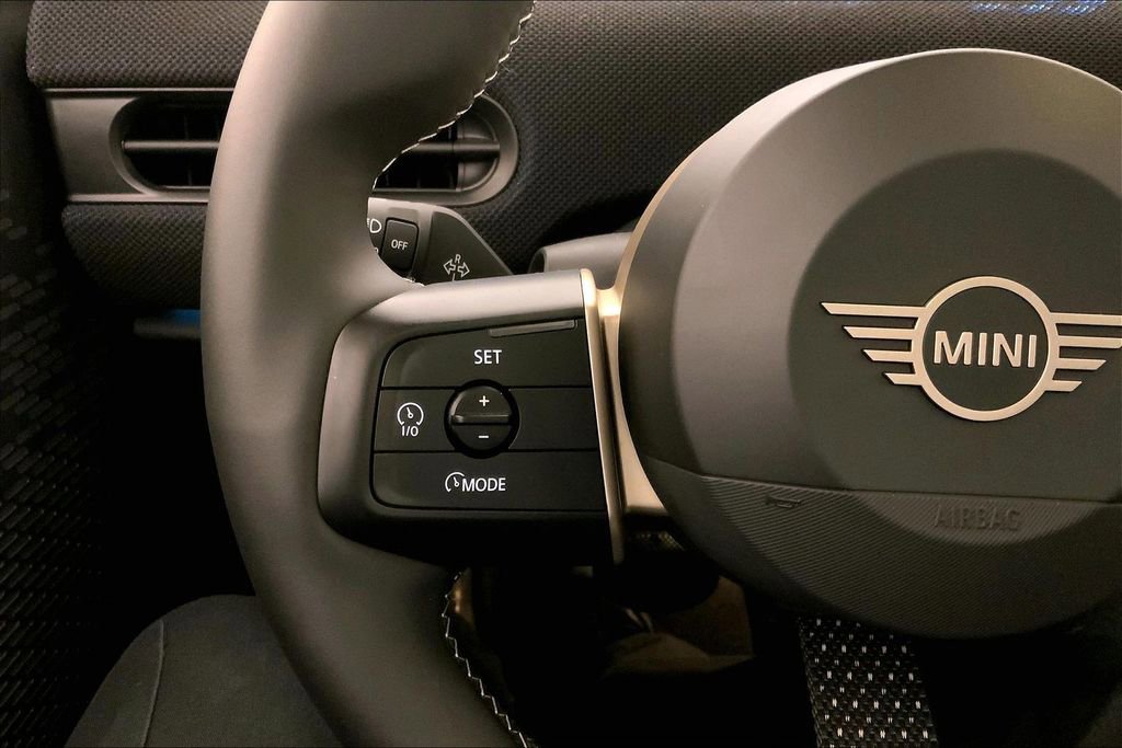 Certified 2025 MINI Cooper S image 18