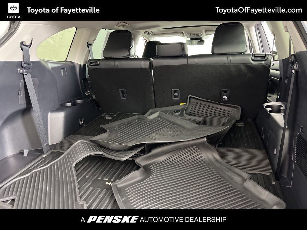 Certified 2025 Toyota Highlander XLE image 11