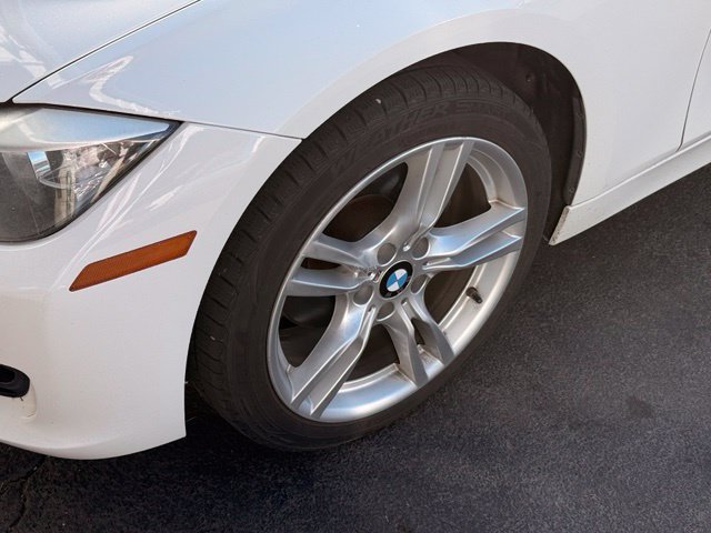 Used 2015 BMW 320i xDrive Sedan AWD/4WD image 12