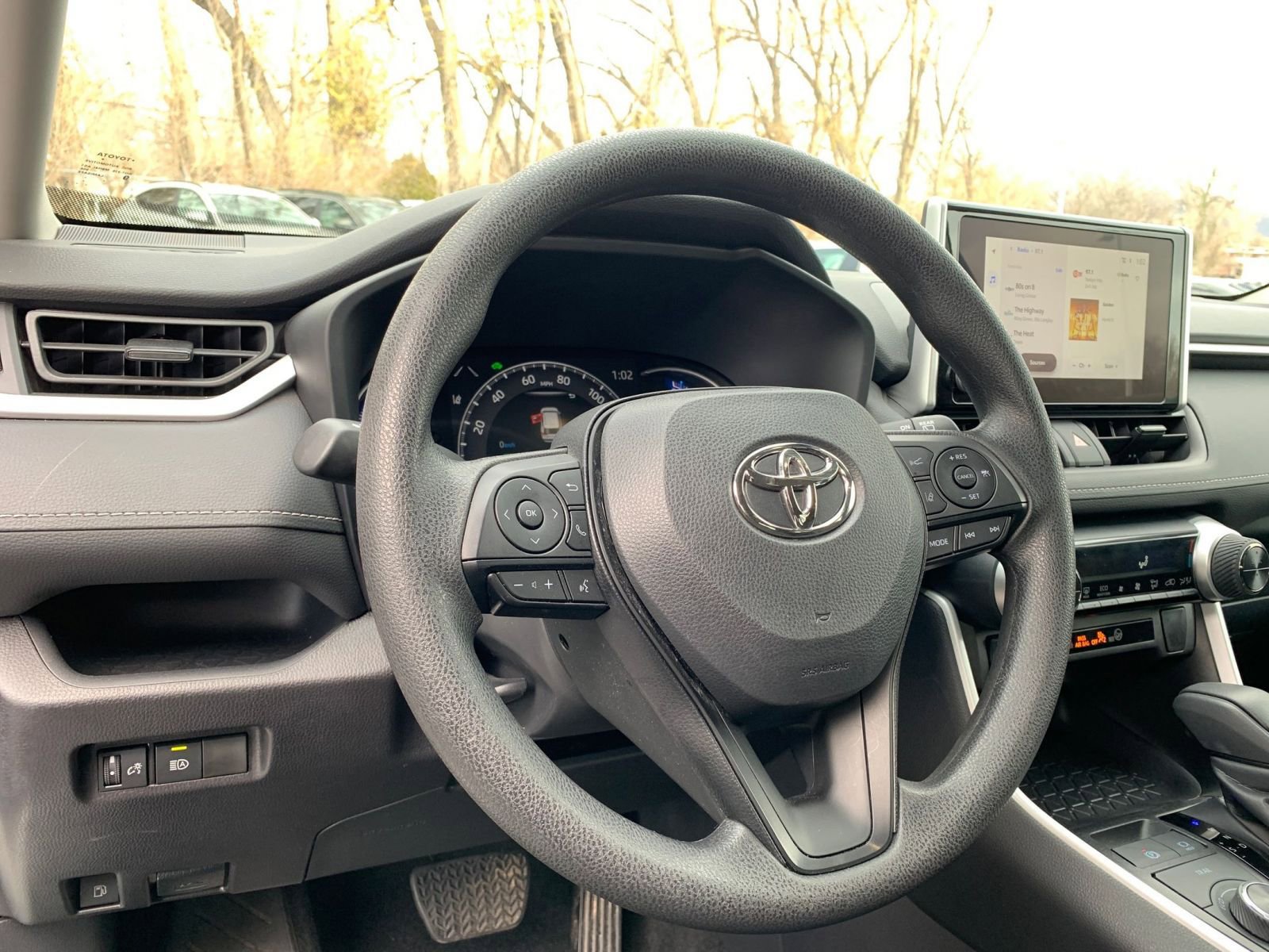 Used 2025 Toyota RAV4 LE image 33