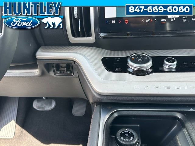 Used 2025 Ford Expedition Active AWD/4WD image 38