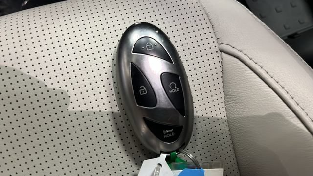 Used 2024 Hyundai Santa Fe Limited AWD/4WD image 21