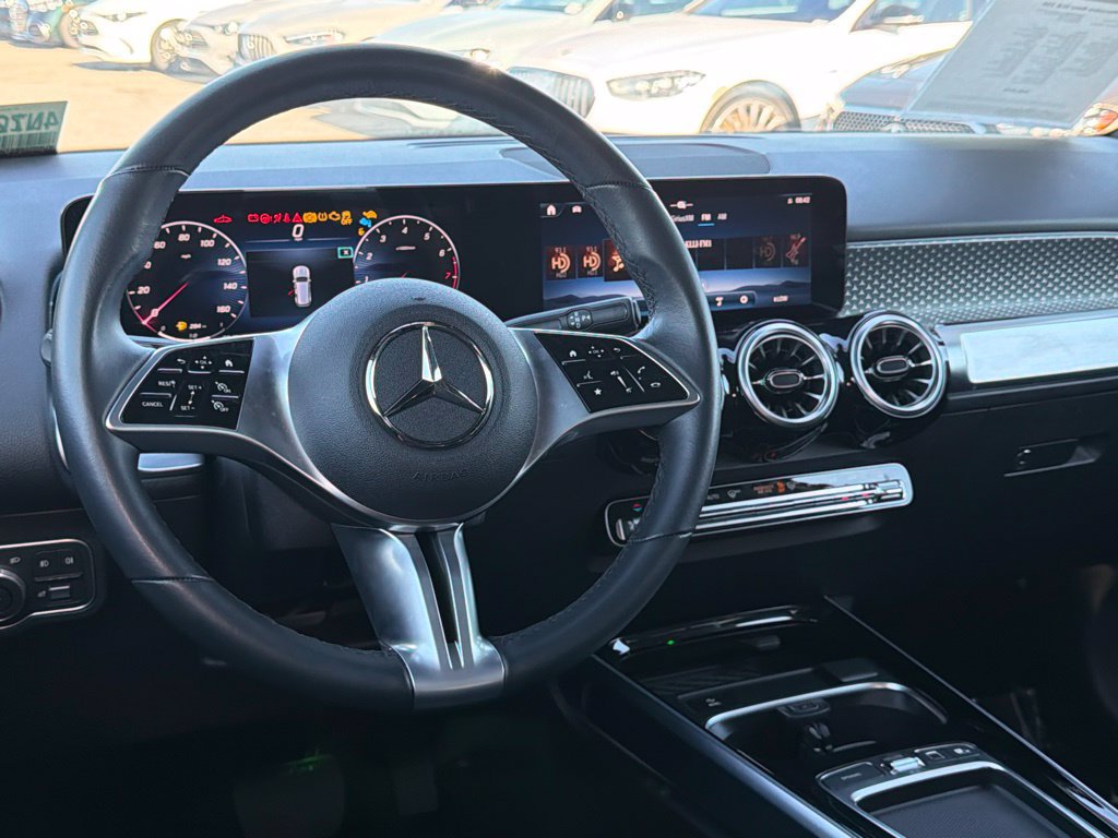 Used 2026 Mercedes-Benz GLB 250 image 32