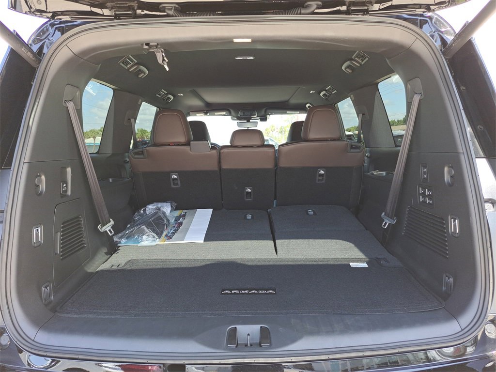New 2025 Nissan Armada Platinum Reserve image 5